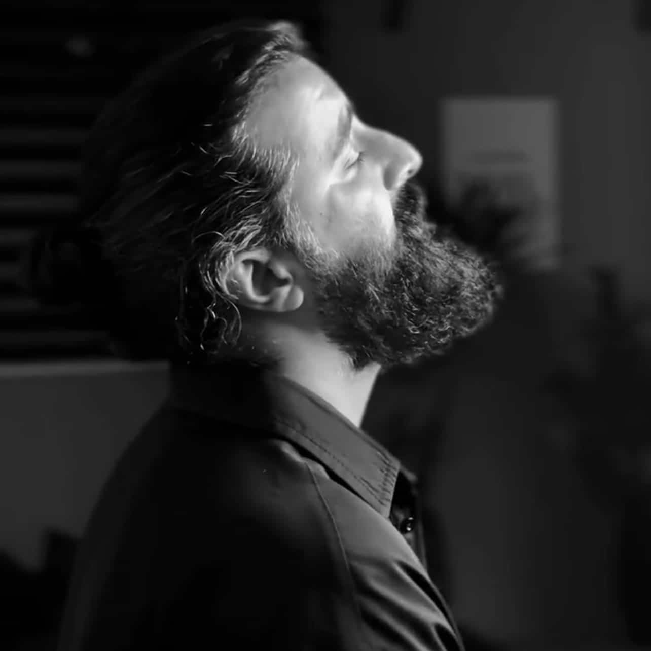دانلود آهنگ جدید مهدی دارابی به نام گل پر پر